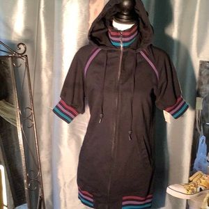 Vans Short sleeve Long sweatshirt/dress with hood. Size Large.